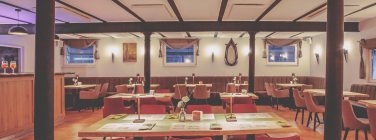 Gedeckter Tisch im Restaurant Die Dorfwirtschaft Breitenthal