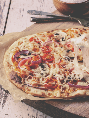 Ofenfrische Pizza mit hausgemachtem Teig